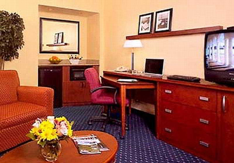 Courtyard St. Petersburg Clearwater Hotell Rom bilde